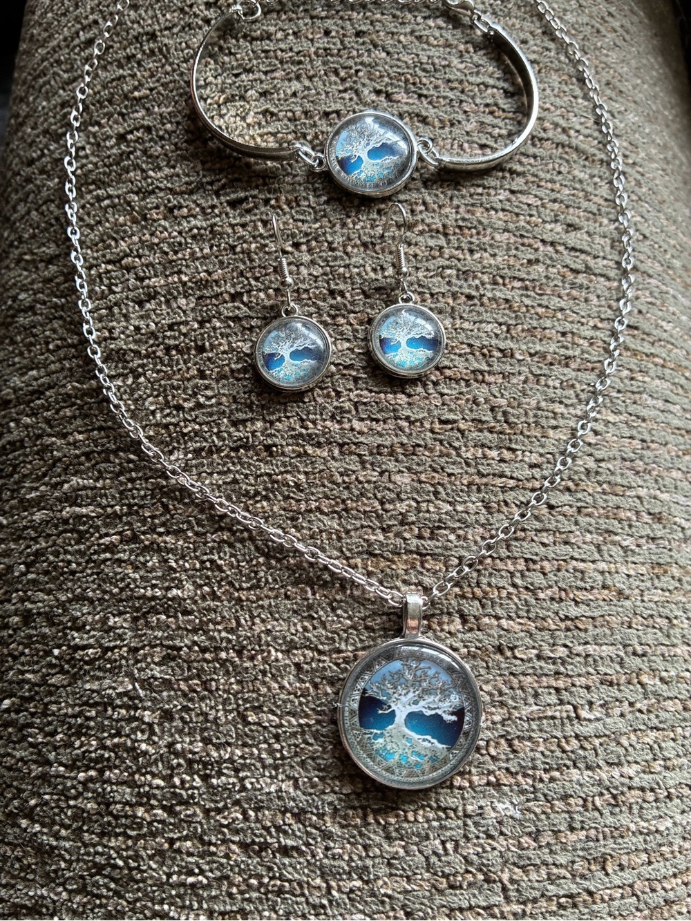 4 piece set. Silver Tree of Life Blue Pendant Necklace, Bracelet & Earring Set